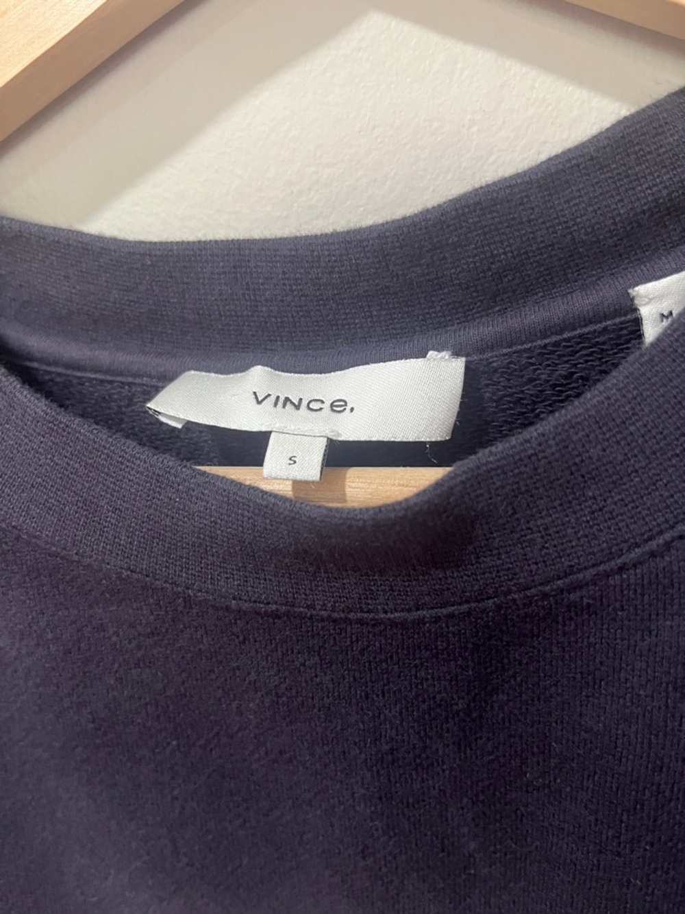 Vince Boxy Short-Sleeve Tee in Navy - Picture 2 of 7